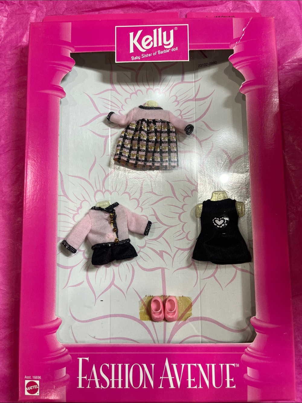 1998 Kelly Fashion Avenue Outfit Set - Pink & Black - NRFB